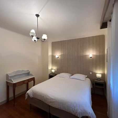 Le Jardin D'Odette Villa Yevres-le-Petit Екстериор снимка